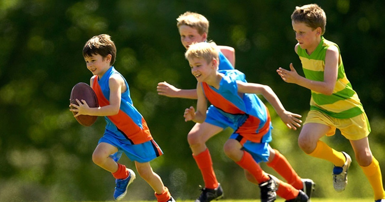 Physical games. Kids playing Sport. Play спорт. Спорт грають. Активити спорт.