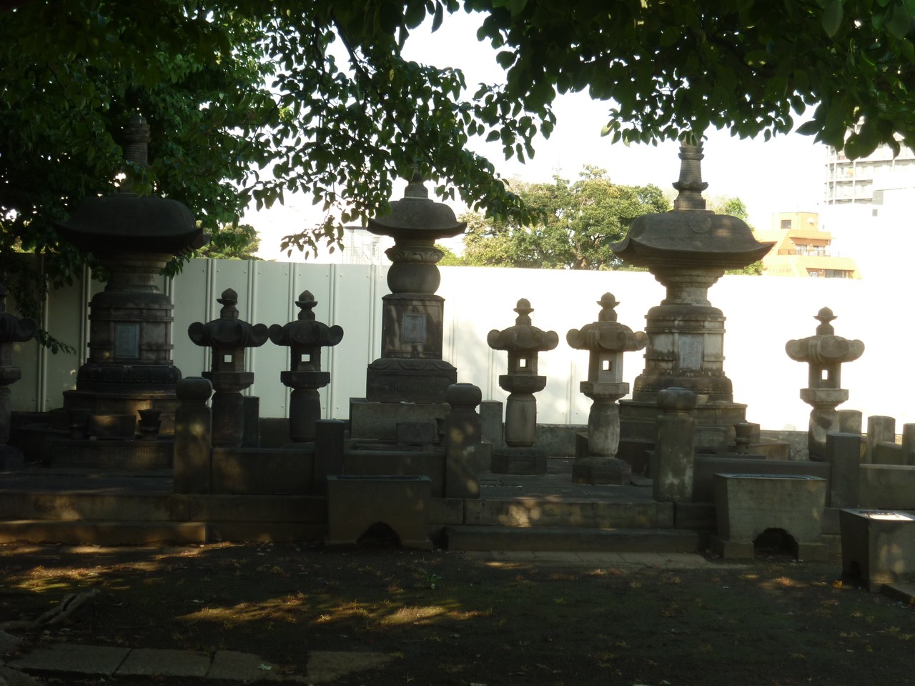 南関東の石造物 谷中霊園徳川家墓地宝塔群 田安徳川家 清水徳川家の墓 綾 Note