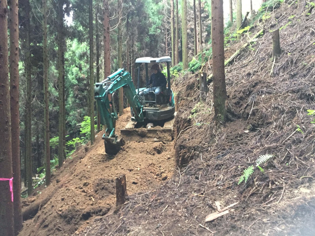 森林工場への道 下りの作業道開設｜津和野ヤモリーズ