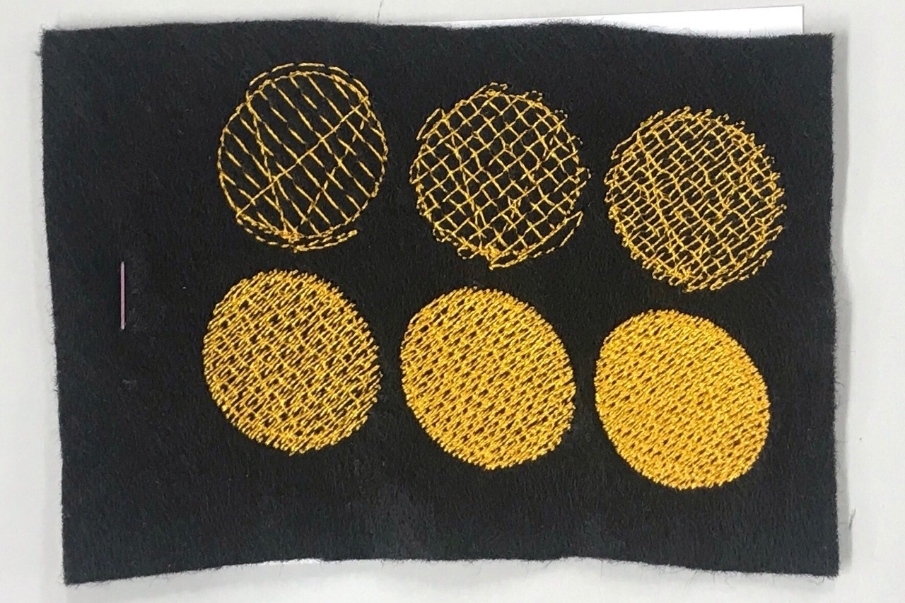 ブラザー刺繍ミシンULT21＋刺繍プロ６＋刺繍糸他付属品 - その他