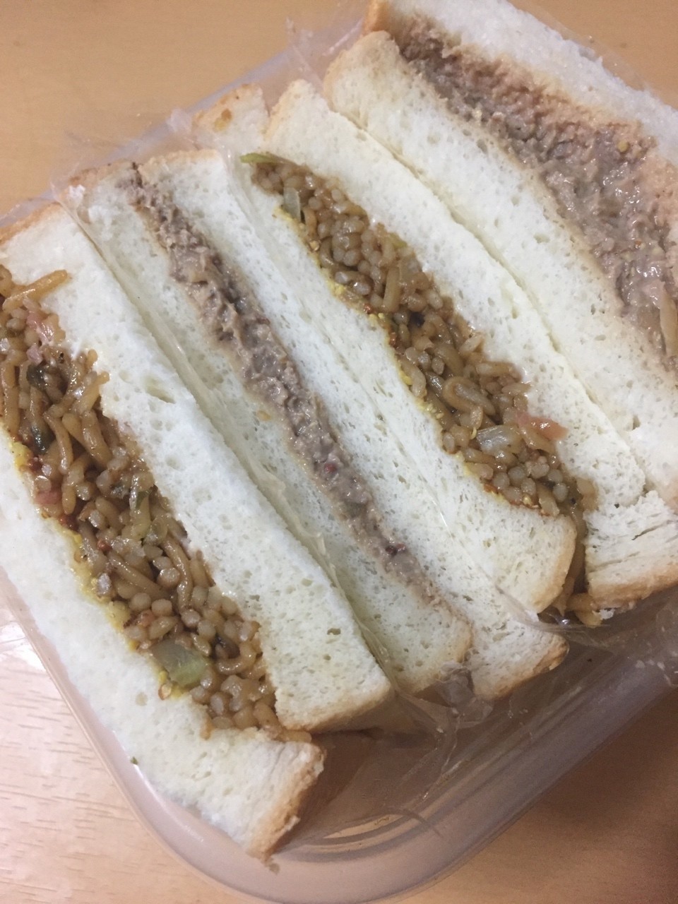 11 18のお弁当の振り返り 焼きそばパン レバーペーストパン あかざわ Note