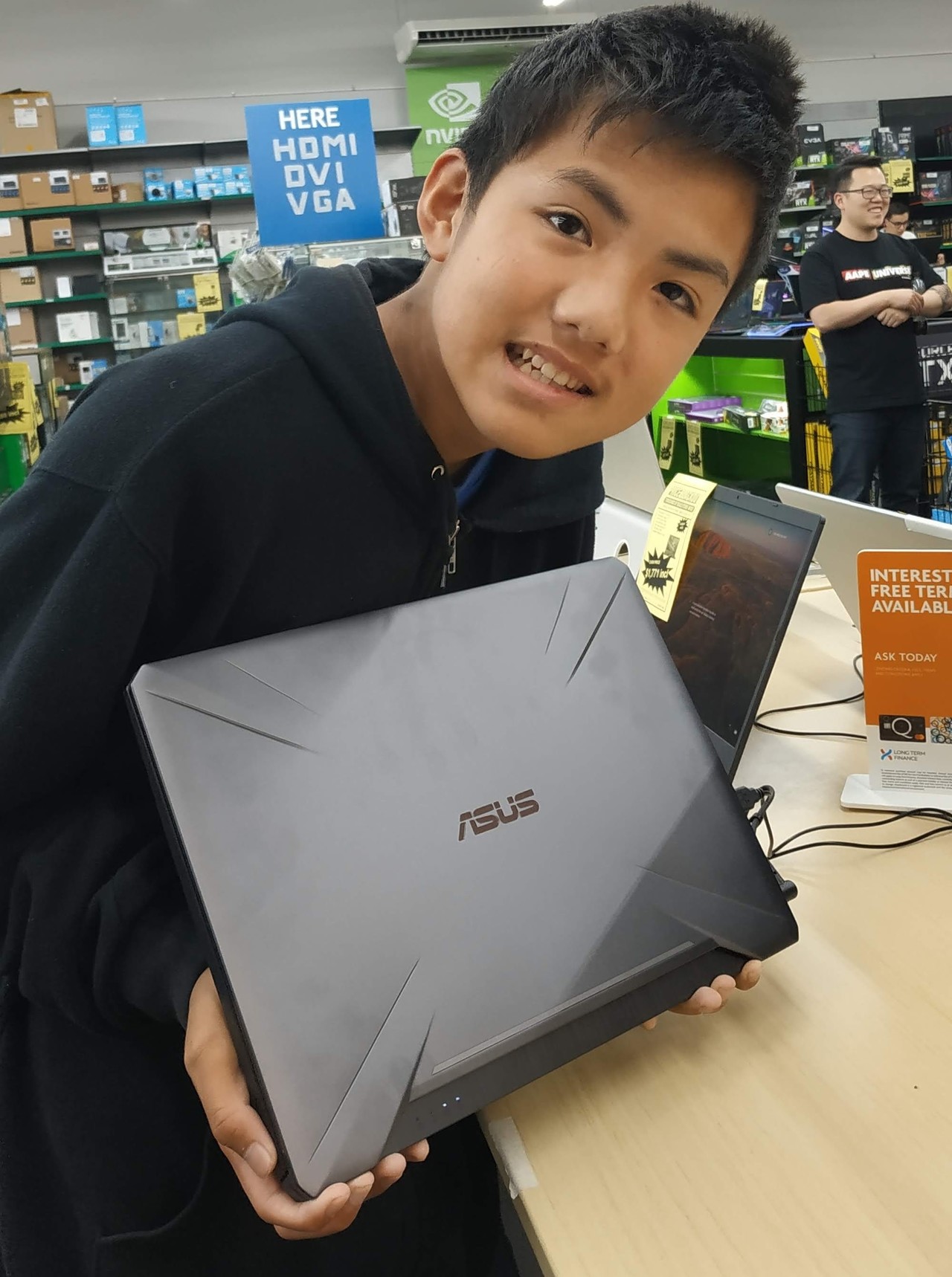 とうとうゲーミングノートパソコンを買ってもらいました ニュージーランドの14歳の太朗 Note