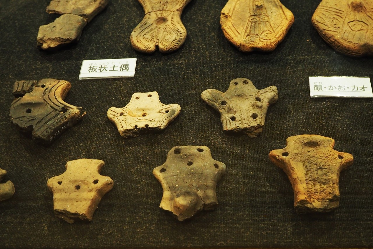 かわいい板状土偶たちと繋遺跡の文様ー遺跡の学び館 盛岡市 Jomoseum 土 Note