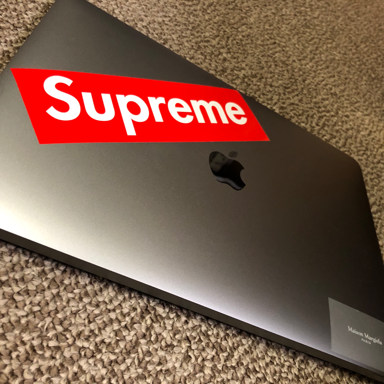 偽善者 シェフ 手足 Macbook ステッカー Supreme Forest Paint Jp