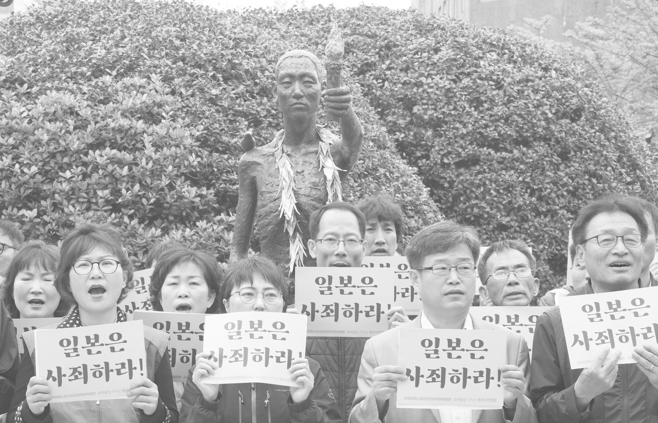 文在寅が脅える韓国 自由右派 の正体 文藝春秋digital