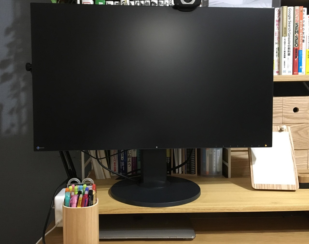 在宅勤務 リモートワーク 4週間目に突入したデザイナーのリアルな作業環境 Sizucca Note