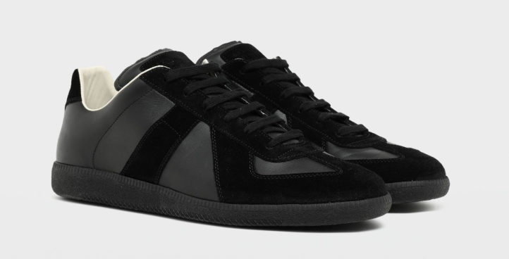 港区で保有すべきハイブランドスニーカーとは 港区夫婦の休日 Note