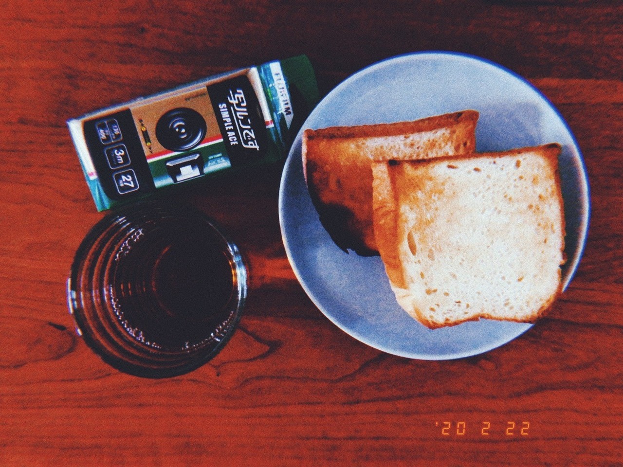 写ルンです・お茶・トースト2枚
