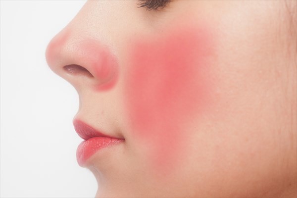 小鼻の赤みの原因とスキンケアでの改善方法 上手な隠し方 まめ Note