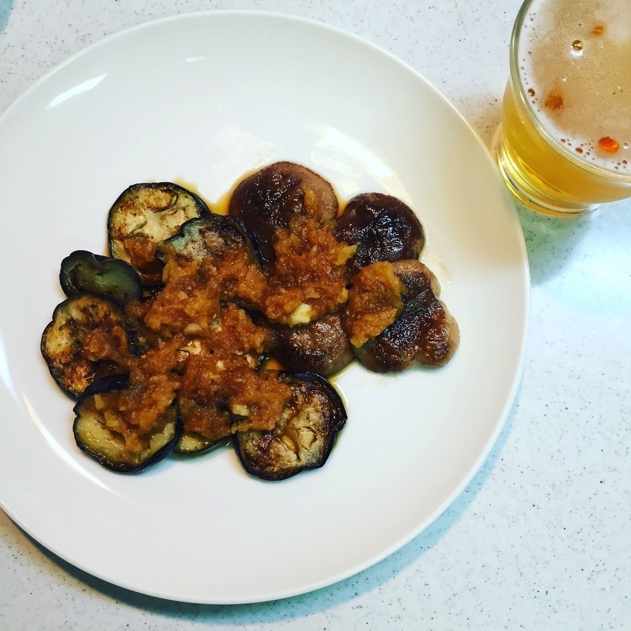 簡単手作りおつまみ 焼きナス 椎茸のおろしりんごタレ Yukari Mikawa