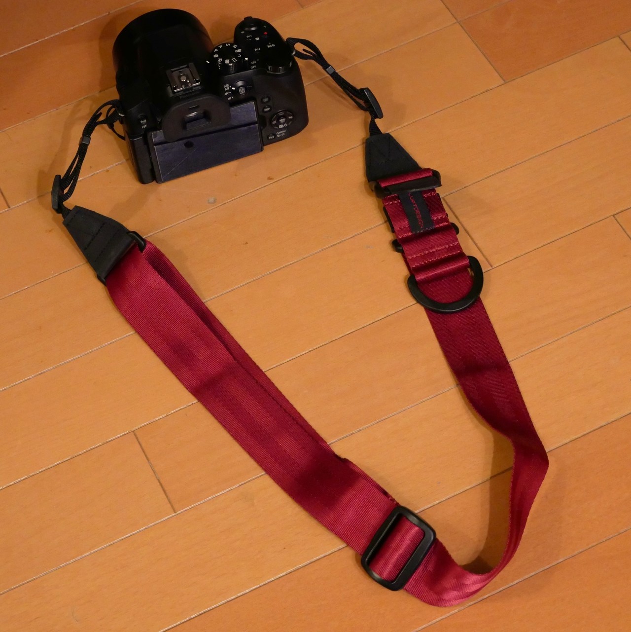 Hakubaの安価なカメラストラップ スピードストラップ を自転車向けに改造する Kosuke Miyata Note