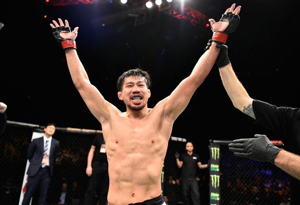 Ufc 岡見勇信が5年1カ月振りにオクタゴンで勝ち名乗り 本当の意味でufcに帰って来れた 目標はランカーと戦ってタイトル争いにからんでいくこと ポイエーはゲイジーとの死闘をtkoで制す 4 14 ゴング格闘技 Note